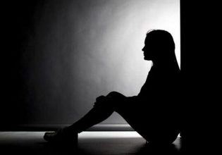 Σεπόλια: «Kαίει» τον Ηλία Μίχο και αθωώνει τη μητέρα της η 12χρονη