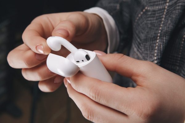 Μπορώ να χρησιμοποιήσω τα AirPods αν δεν έχω iPhone;