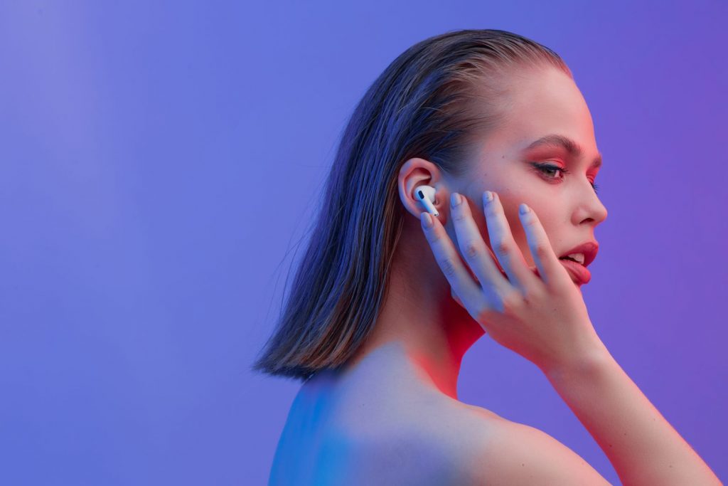 AirPods, Samsung buds ή Xiaomi earbuds; – Πώς θα διαλέξεις αυτά που σου ταιριάζουν