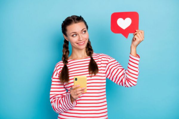 Be Real: Όσα πρέπει να ξέρεις για το κοινωνικό δίκτυο που αλλάζει τους κανόνες