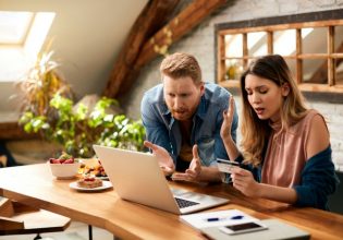 Οικονομική… απιστία: Τι είναι και πώς θα μπορούσε να βλάψει την σχέση σας