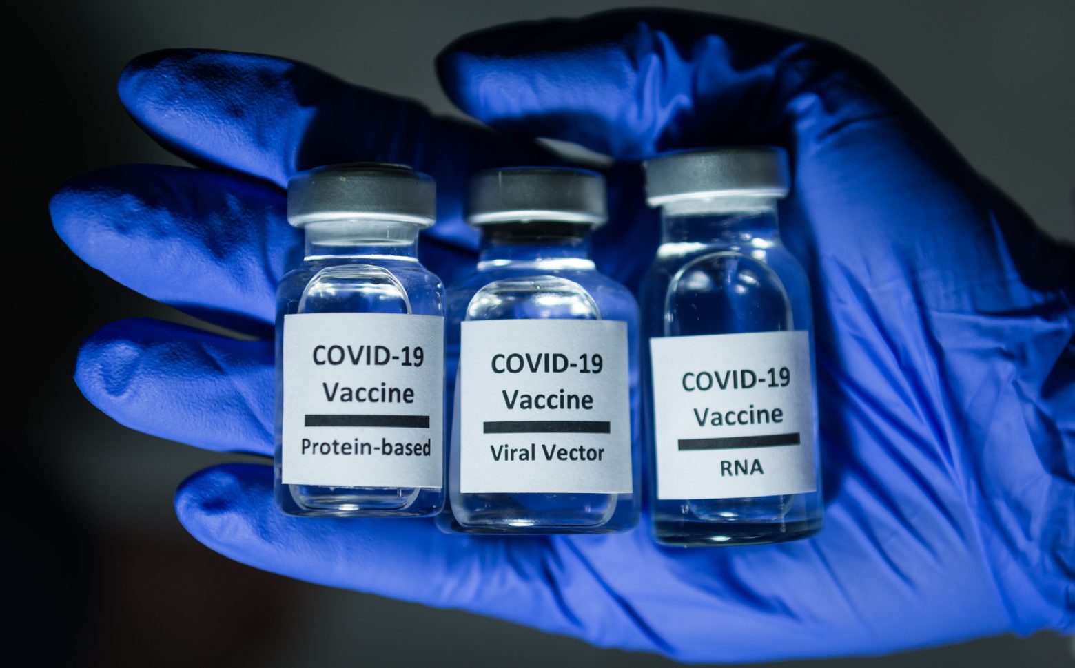 Κοροναϊός: Βασικός και ενισχυτικός εμβολιασμός «ασπίδα» ενάντια στη σοβαρή νόσο