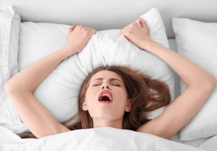 Ας μιλήσουμε για την γυναικεία εκσπερμάτιση – Η διαφορά με το squirting και πώς επιτυγχάνεται