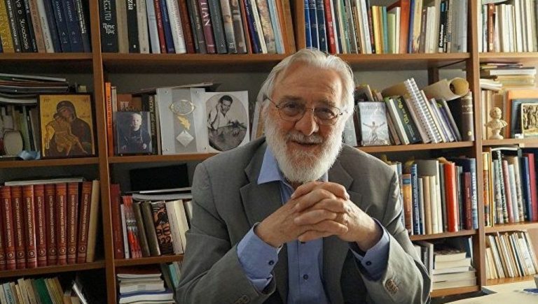 Γιάννης Σμαραγδής: «Δεν ξέρω τον Γιώργο Καπουτζίδη»