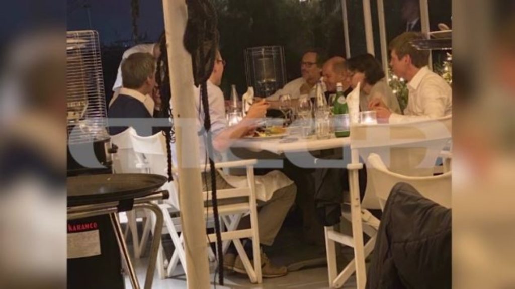 Η βόλτα του Σολτς στη Μαρίνα Φλοίσβου – Ποια ήταν η παρέα του, πού δείπνησε και τι έφαγε