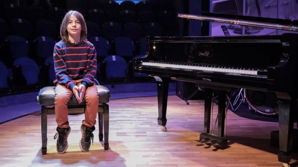 Στέλιος Κερασίδης: Ο 9χρονος Έλληνας «Μότσαρτ» που… τρέλανε το αεροδρόμιο της Ρώμης και έγινε viral