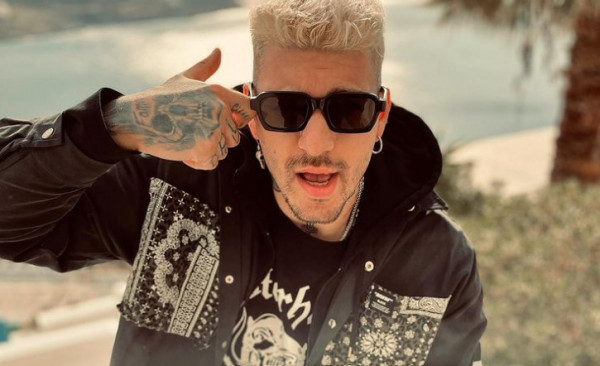 Στηβ Μιλάτος: «Σπάει» τη σιωπή του για την καταγγελία βιασμού: «Πέρασα μία σταυροφορία»