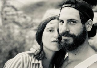 Θανάσης Πατριαρχέας: Πανευτυχής ο ηθοποιός – Η σύζυγός του γέννησε το τρίτο τους παιδάκι