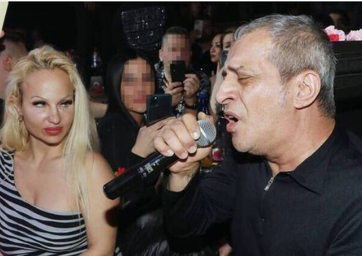 Θέμης Αδαμαντίδης: «Αν δεν ήμουν ερωτευμένος με τη Βαρβάρα, δεν θα ήμουν μαζί της»