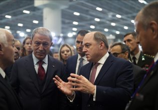 Βρετανία – Τουρκία: Νέα περίοδος συνεργασίας – Εγκώμια Γουάλας σε Ακάρ και τουρκικά drones