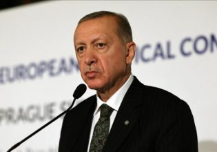 Ερντογάν: Πρότεινε δημοψήφισμα για την τροποποίηση του συντάγματος για την ισλαμική μαντίλα