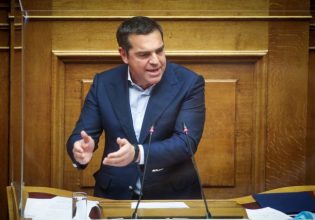 Τσίπρας: Η κυβέρνηση τροφοδοτεί την αισχροκέρδεια αντί να προστατεύσει τους πολίτες – Επίκαιρη ερώτηση στη Βουλή