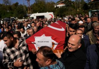 Τουρκία: Βίντεο με υπουργούς του Ερντογάν να γελάνε στην κηδεία ανθρακωρύχου της Αμάσρα