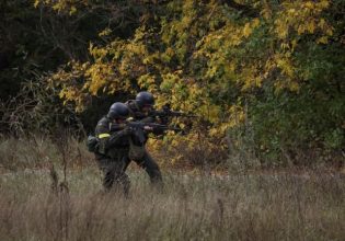 Spiegel: Χώρες – μέλη της ΕΕ θα αναλάβουν την εκπαίδευση έως και 15.000 Ουκρανών στρατιωτών