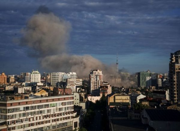Ουκρανία: Εκρήξεις συγκλόνισαν το Κίεβο – Σε κόκκινο συναγερμό η χώρα