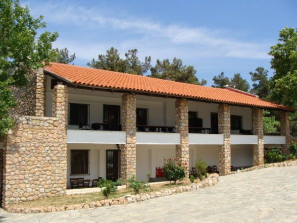 Δημοπρατείται το κατασκηνωτικό Κέντρο Μαρώνειας