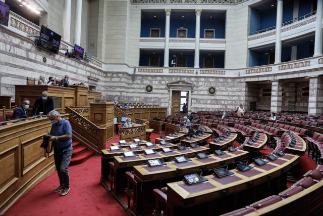 Υποκλοπές: Ο ΣΥΡΙΖΑ θέλει τα πρόσωπα - κλειδιά στη Βουλή, ακόμα και με τη βία