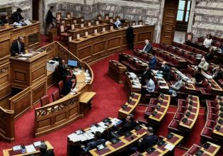 Προϋπολογισμός εκτός ενισχυμένης εποπτείας και εντός αβεβαιότητας – Οι φόβοι για επιστροφή σε «μνημονιακά» μέτρα