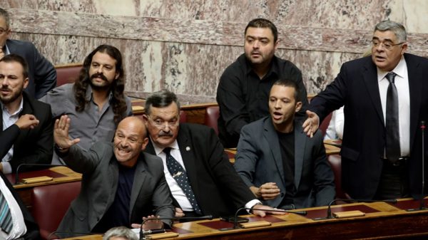 Βουλή: Ο γρίφος του αποκλεισμού για τους καταδικασμένους χρυσαυγίτες