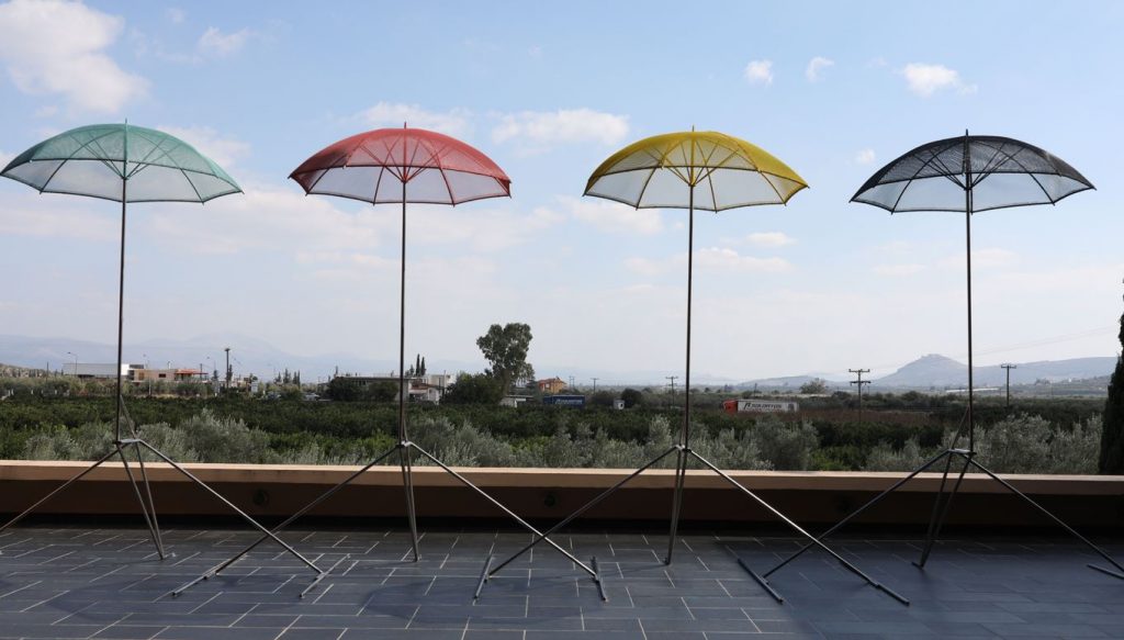 Οι «Τέσσερις Εποχές» του Ζογγολόπουλου βρήκαν νέα υπέροχη θέση στη Νεμέα