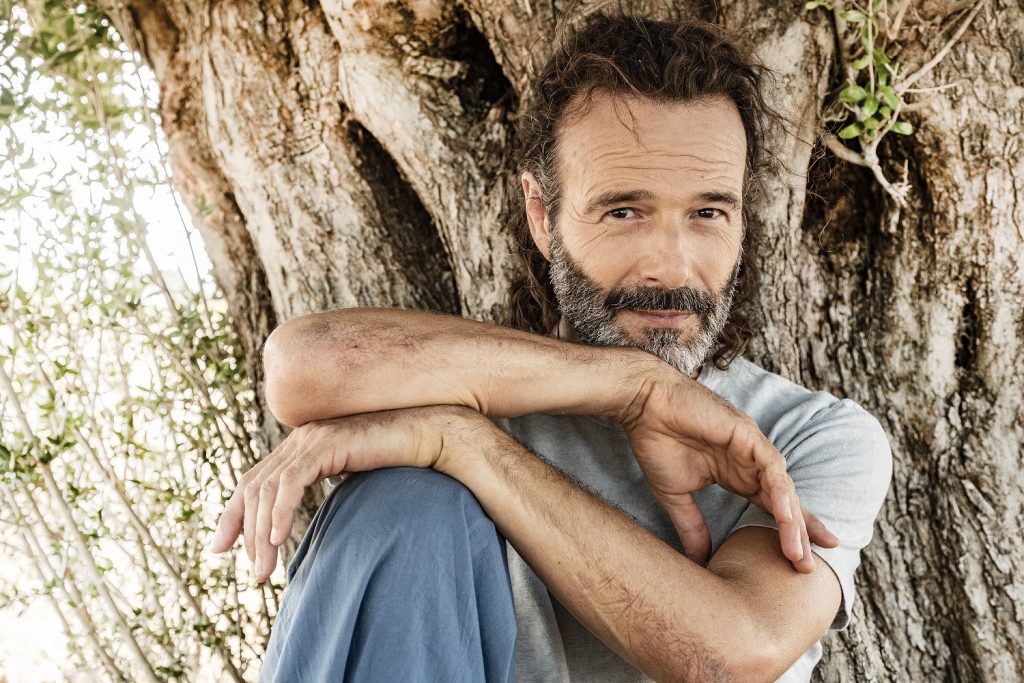 «Ρίζες» με τον Θανάση Ευθυμιάδη το Σάββατο 8 Οκτωβρίου στο Mega