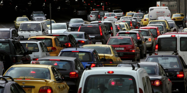 Καραμπόλα έξι οχημάτων μετά την Πεντέλης προς Ελευσίνα