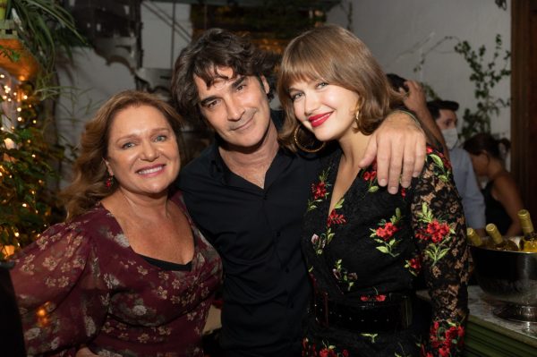 «Maestro»: Μεγάλο πάρτι εν όψει της πρεμιέρας – «Έχω γράψει το πρώτο επεισόδιο της 2ης σεζόν» αποκάλυψε ο Παπακαλιάτης