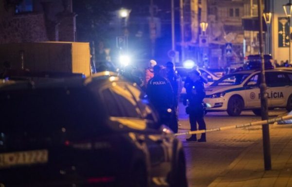 Σλοβακία: Ως «τρομοκρατική ενέργεια» θα αντιμετωπιστεί η διπλή δολοφονία έξω από γκέι μπαρ της Μπρατισλάβας
