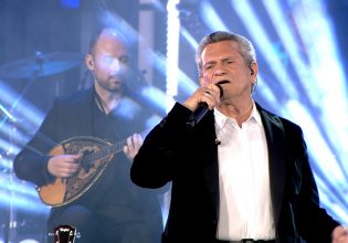 O Γιώργος Μαργαρίτης σε μια λαϊκή βραδιά στο Σπίτι με το MEGA