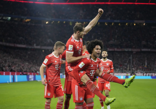 Η Μπάγερν «σκόρπισε» τη Βέρντερ (6-1) – Με λυτρωτή Μαυροπάνο στο 98′ η Στουτγκάρδη (2-1)