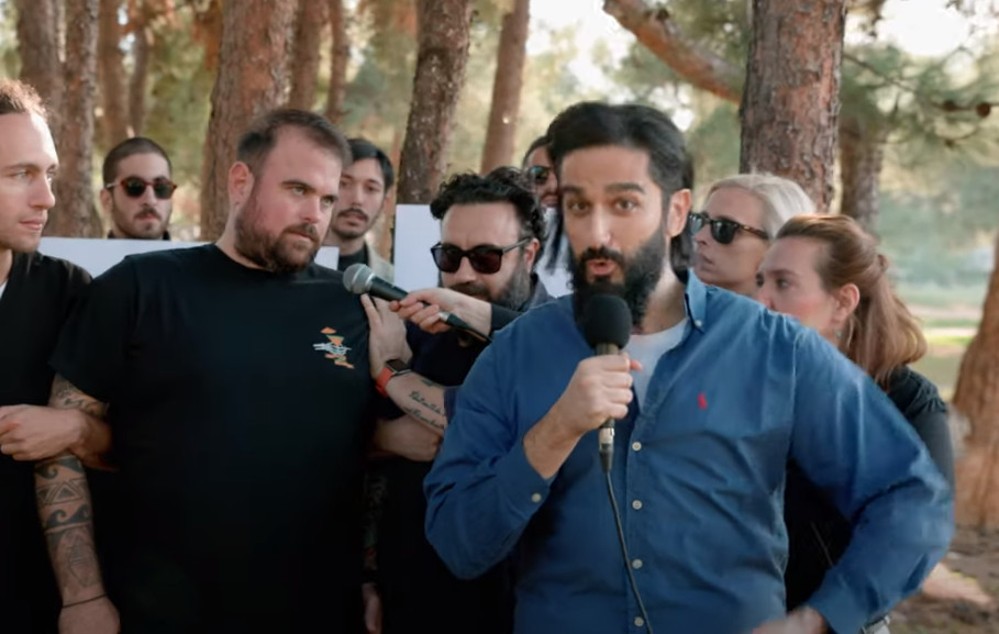 Ο Διονύσης Ατζαράκης δίνει ρέστα ως… εξορκιστής – Δείτε το ξεκαρδιστικό βίντεο