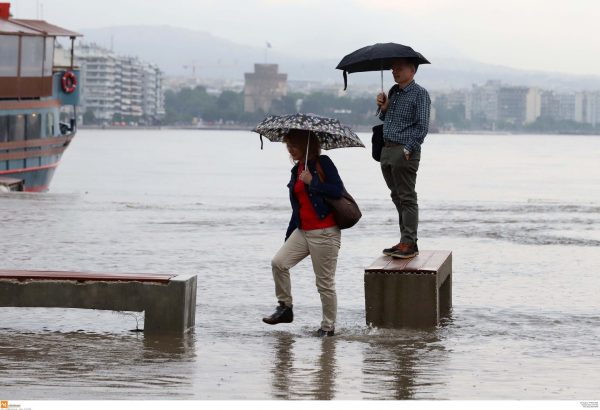 Κακοκαιρία «Eva»: Μήνυμα του 112 και στην κεντρική Μακεδονία – «Περιορίστε τις μετακινήσεις»