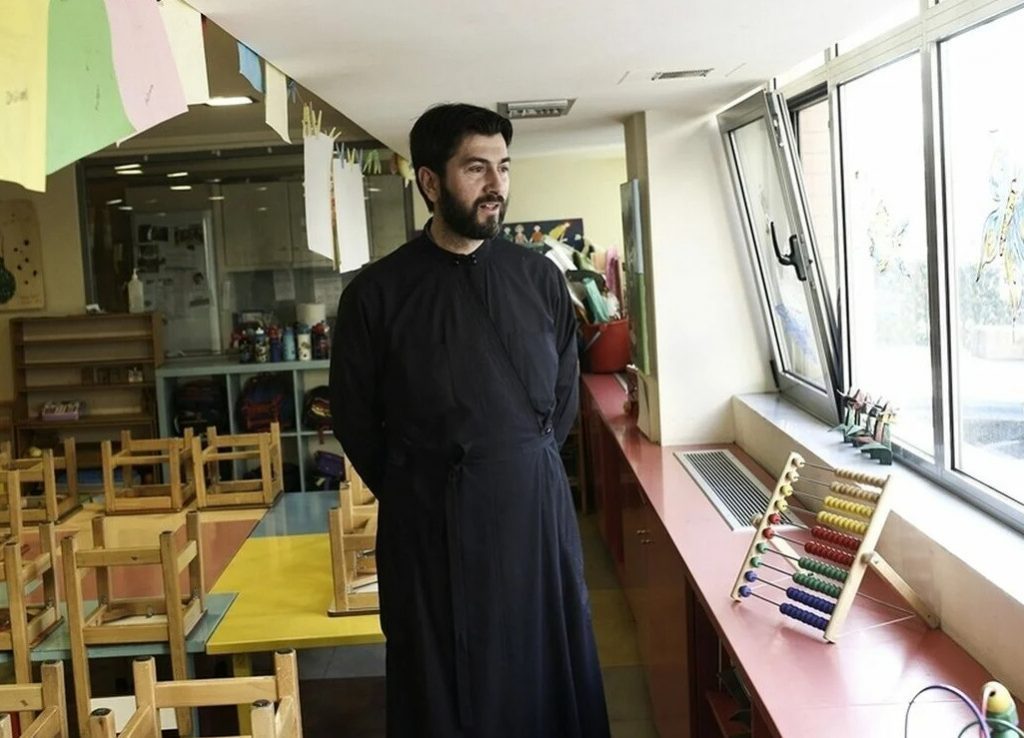 Κιβωτός του Κόσμου: «Η Πολιτεία δεν χώνεψε πώς ένα φτωχόπαιδο τα έκανε όλα αυτά» – Τι λέει ο αδερφός του πατέρα Αντώνιου