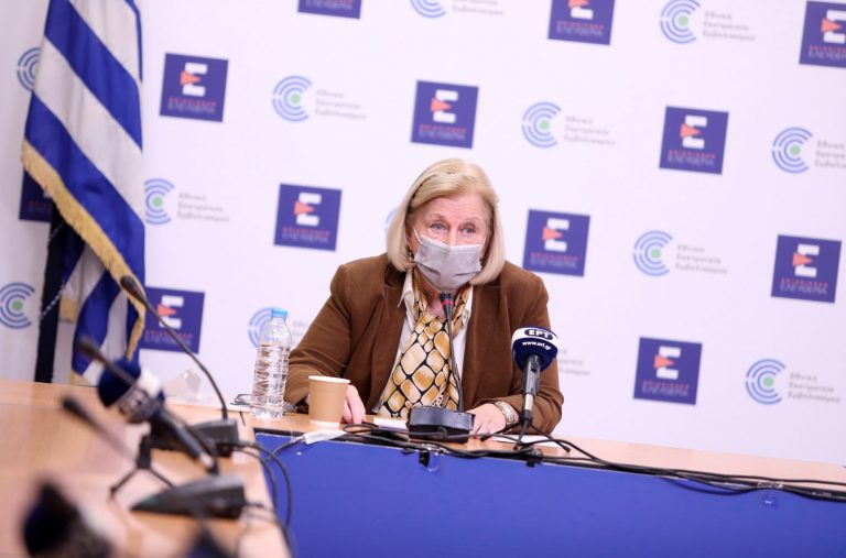 Θεοδωρίδου: Τα επικαιροποιημένα εμβόλια καλύπτουν τα νέα στελέχη – Να εμβολιαστούν και τα βρέφη