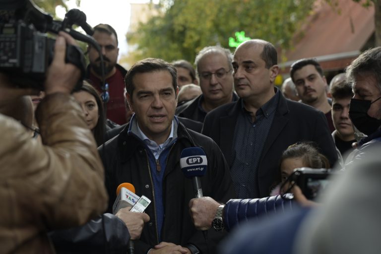 Τσίπρας: «Οι εξυπνάδες Μητσοτάκη δεν μειώνουν τις τιμές στο ρεύμα»