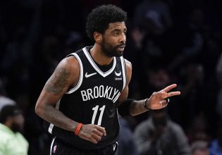 Τα… γύρισε ο Ίρβινγκ μετά την τιμωρία: Απολογήθηκε στην εβραϊκή κοινότητα