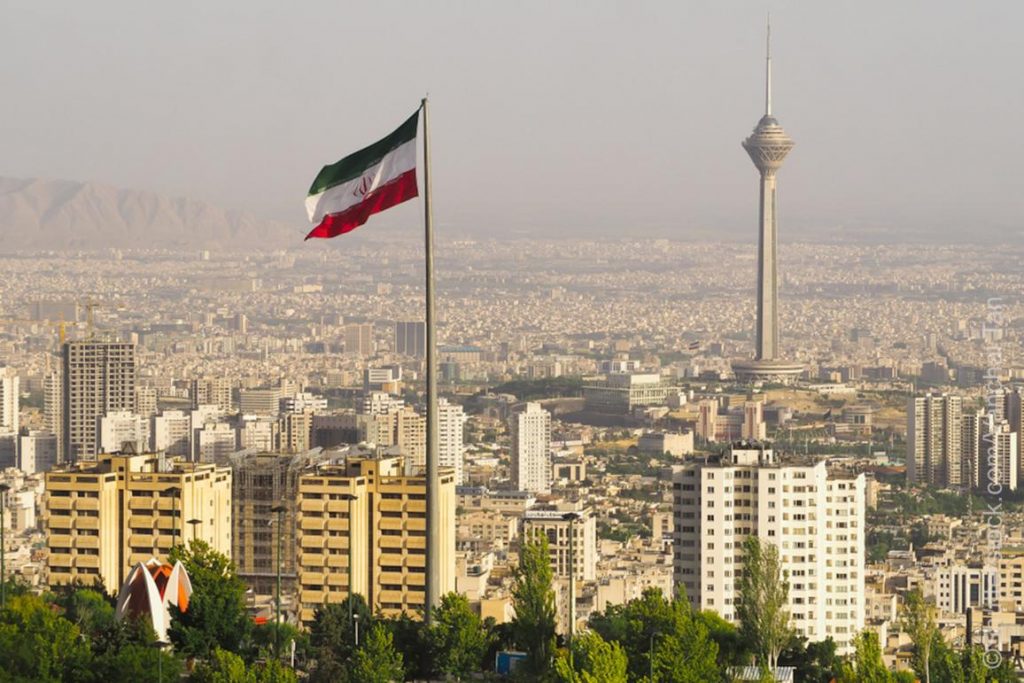 Ιράν: Σε «αναμμένα κάρβουνα» ΗΠΑ και Σαουδική Αραβία – Ενδεχόμενες επιθέσεις από την Τεχεράνη