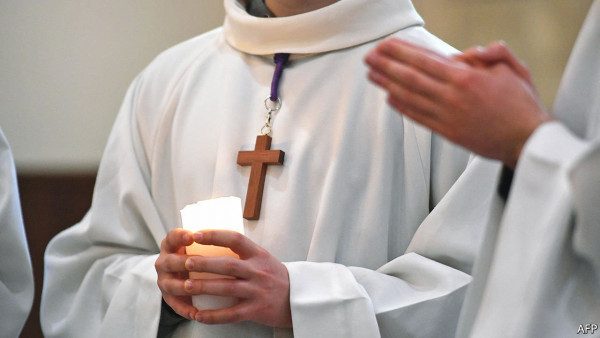 Σκάνδαλο στην Καθολική Εκκλησία: Εισαγγελική έρευνα σε βάρος του Αρχιεπισκόπου Κολωνίας για ψευδορκία
