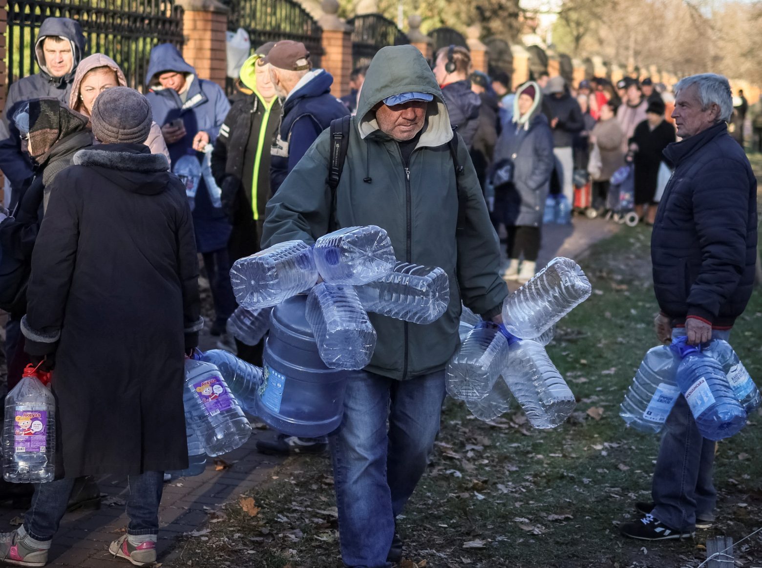 Ουκρανία: Αντιμέτωποι με το κρύο και την έλλειψη νερού - Δημιουργούνται θερμαινόμενοι χώροι για τον χειμώνα