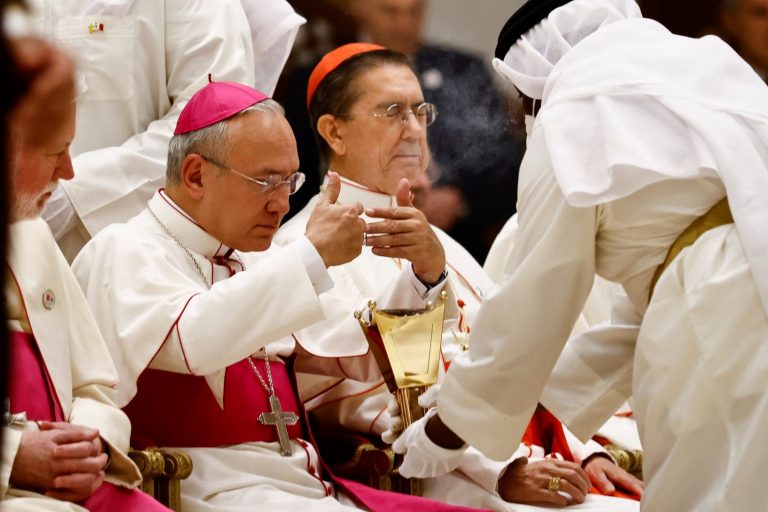 Μπαχρέιν: Ο Πάπας Φραγκίσκος μίλησε για τη θρησκευτική ελευθερία και την κατάργηση της θανατικής ποινής