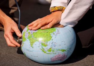 COP27: «Πράσινο φως» για την ίδρυση ταμείου για τις φτωχότερες χώρες