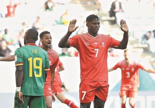 Μπρελ Εμπολό, μία καρδιά χωρισμένη στα δύο