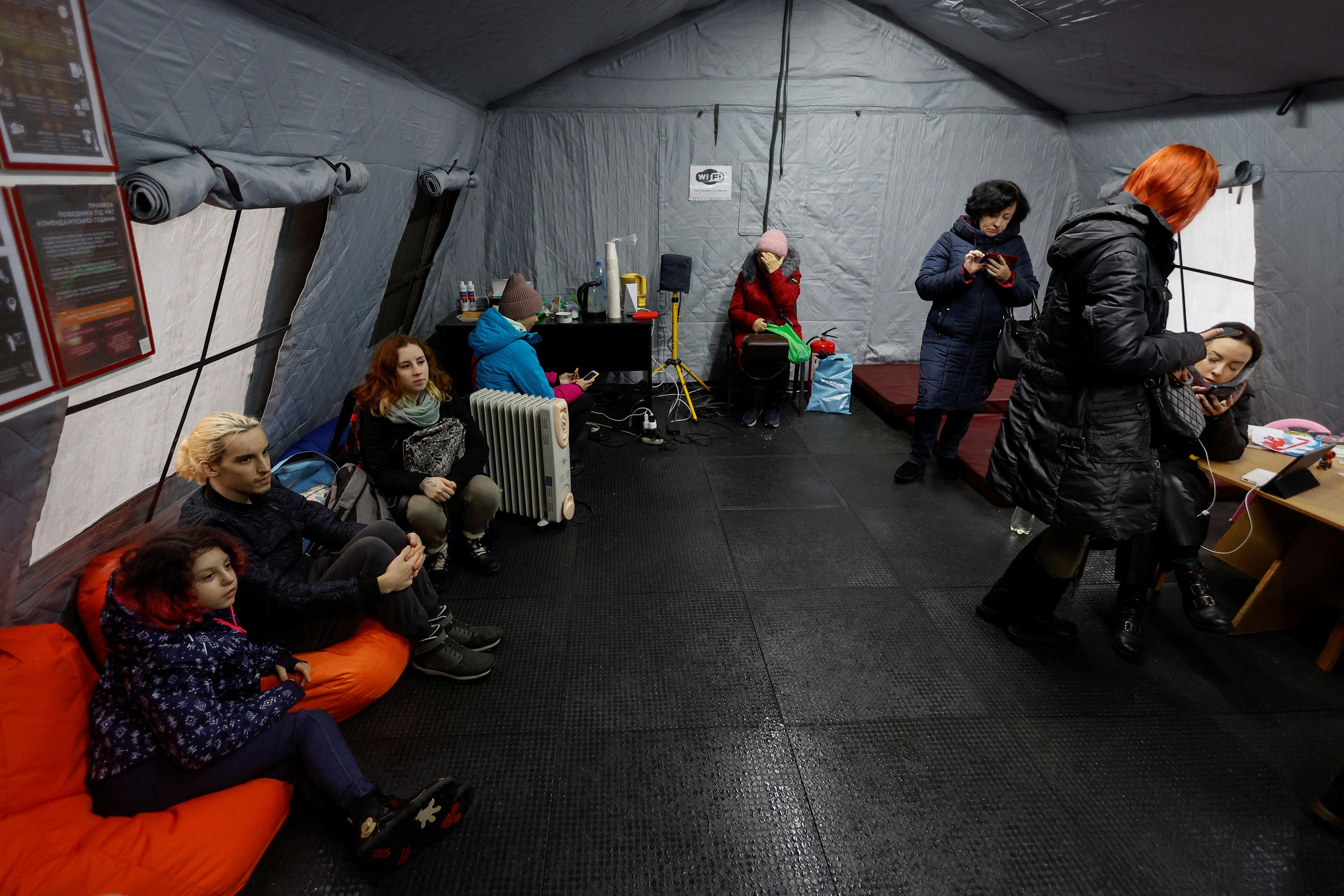 Ουκρανία: Η Ευρώπη στέλνει γεννήτριες σε μια χώρα βυθισμένη στο κρύο σκοτάδι