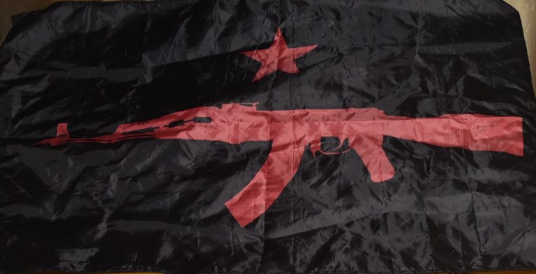 Ποινική δίωξη στο μέλος της οργάνωσης «Χιλιάδες ήλιοι της νύχτας» που συνελήφθη στα προσφυγικά