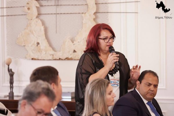 Δήμαρχος Τήλου: «Αφήστε μας να ζήσουμε στα νησιά μας. Έχω δει ανθρώπους να πεθαίνουν αβοήθητοι γιατί δεν πέρναγε καράβι»