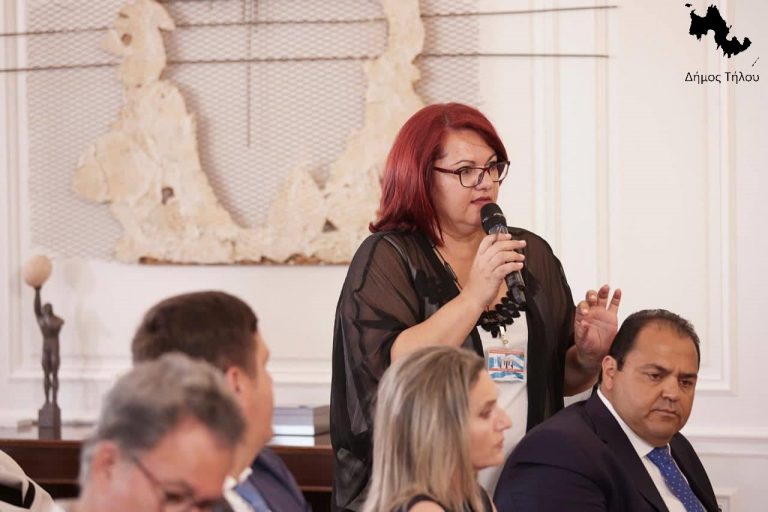 Δήμαρχος Τήλου: «Αφήστε μας να ζήσουμε στα νησιά μας. Έχω δει ανθρώπους να πεθαίνουν αβοήθητοι γιατί δεν πέρναγε καράβι»