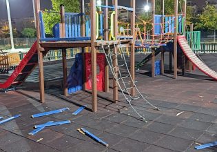 Έξαλλος ο Δήμαρχος Αμαρουσίου για τον βανδαλισμό παιδικής χαράς