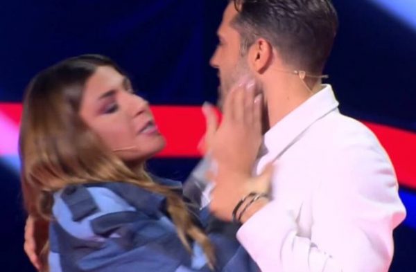 The Voice: Η Έλενα Παπαρίζου χαστούκισε τον Κωνσταντίνο Αργυρό – Επική στιγμή on air