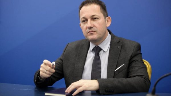 Στέλιος Πέτσας: Η κυβέρνηση Τσίπρα επέτρεψε να λειτουργούν παράνομα λογισμικά παρακολούθησης