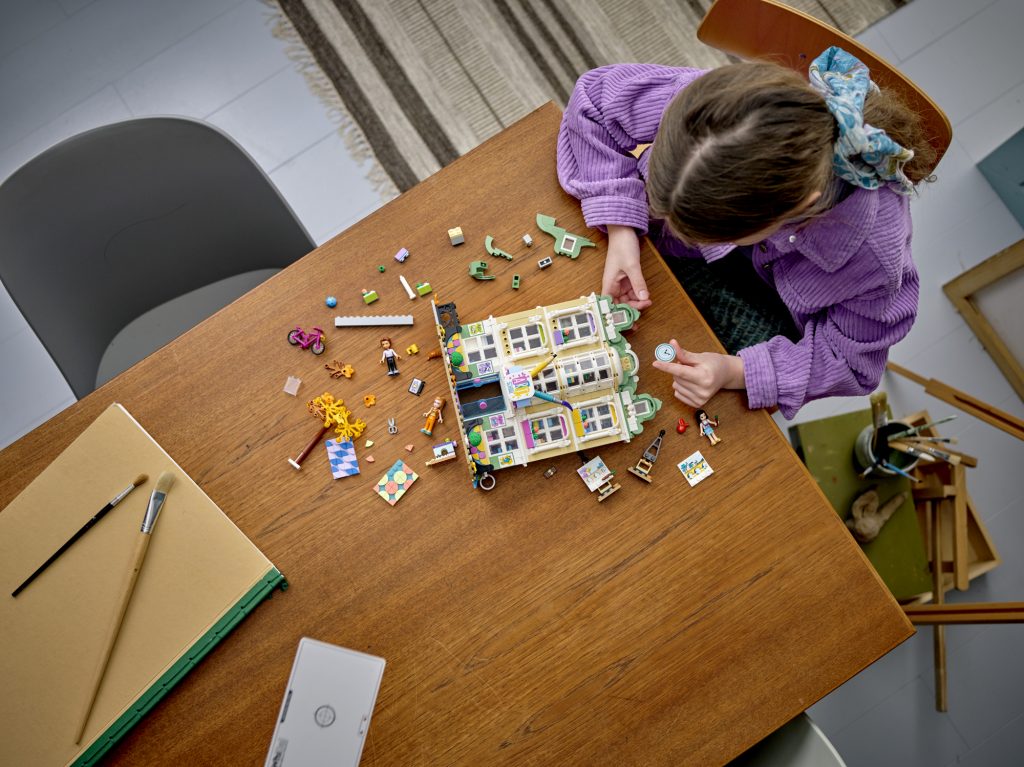 LEGO® τουβλάκια: Xτίζοντας τα Χριστούγεννα με οδηγό την παιδική φαντασία